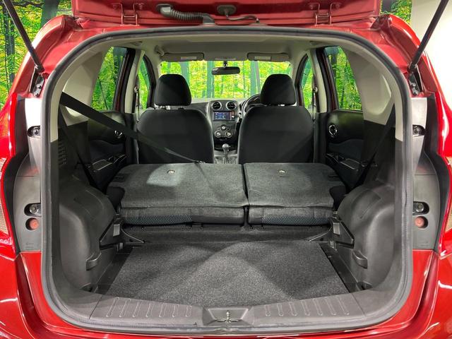 ノート Ｘ　純正ＳＤナビ　バックカメラ　禁煙車　スマートキー　ＨＩＤヘッド　ＣＤ　地デジ　電動格納ミラー　衝突安全ボディ　プライバシーガラス　盗難防止システム　パワーステアリング　パワーウィンドウ（42枚目）
