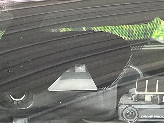 ノート ｅ－パワーニスモ　純正ＳＤナビ　全周囲カメラ　衝突被害軽減システム　禁煙車　ドラレコ　コーナーセンサー　スマートキー　ＬＥＤヘッド　ＥＴＣ　純正１６インチアルミ　車線逸脱警報　オートライト　オートエアコン（3枚目）