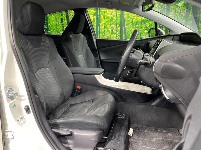 プリウス Ａ　純正ＳＤナビ　バックカメラ　衝突被害軽減システム　レーダークルーズ　禁煙車　コーナーセンサー　スマートキー　ＬＥＤヘッド　ビルトインＥＴＣ　純正　オートライト　オートエアコン　Ｂｌｕｅｔｏｏｔｈ（8枚目）