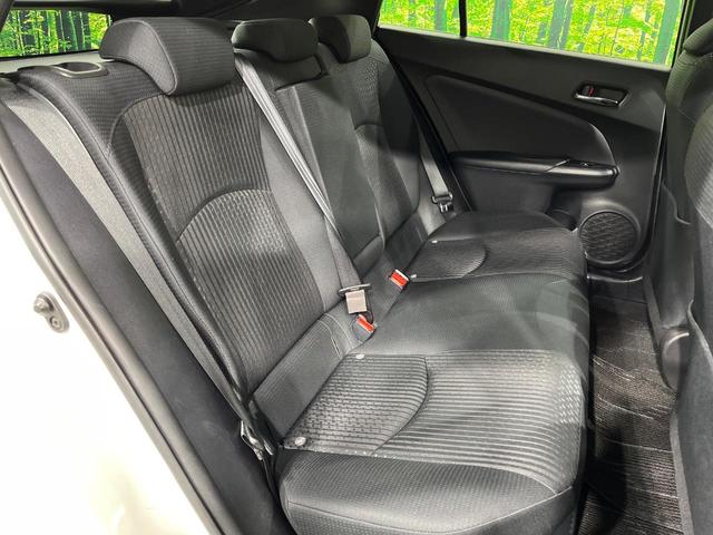 プリウス Ａ　純正ＳＤナビ　バックカメラ　衝突被害軽減システム　レーダークルーズ　禁煙車　コーナーセンサー　スマートキー　ＬＥＤヘッド　ビルトインＥＴＣ　純正　オートライト　オートエアコン　Ｂｌｕｅｔｏｏｔｈ（9枚目）