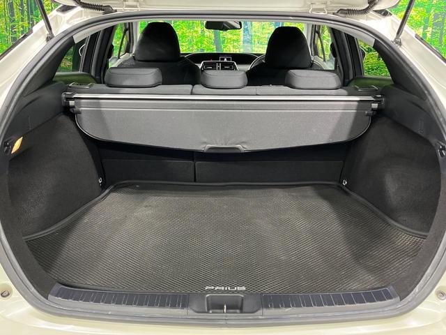 プリウス Ａ　純正ＳＤナビ　バックカメラ　衝突被害軽減システム　レーダークルーズ　禁煙車　コーナーセンサー　スマートキー　ＬＥＤヘッド　ビルトインＥＴＣ　純正　オートライト　オートエアコン　Ｂｌｕｅｔｏｏｔｈ（10枚目）