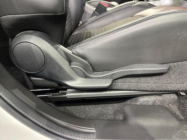 フロンクス ベースグレード　全周囲カメラ　衝突被害軽減システム　レーダークルーズ　禁煙車　ハーフレザーシート　コーナーセンサー　スマートキー　ＬＥＤヘッド　ＥＴＣ　純正１６インチアルミ　オートライト　オートエアコン（49枚目）