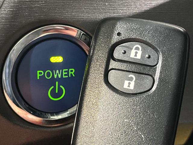 プリウス Ｓ　純正ＳＤナビ　バックカメラ　ドラレコ　スマートキー　ＨＩＤヘッド　ビルトインＥＴＣ　純正１５インチアルミ　オートライト　オートエアコン　Ｂｌｕｅｔｏｏｔｈ　ＣＤ　ＤＶＤ再生　地デジ（6枚目）