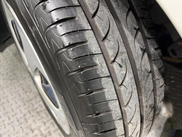 プリウス Ｓ　純正ＳＤナビ　バックカメラ　ドラレコ　スマートキー　ＨＩＤヘッド　ビルトインＥＴＣ　純正１５インチアルミ　オートライト　オートエアコン　Ｂｌｕｅｔｏｏｔｈ　ＣＤ　ＤＶＤ再生　地デジ（27枚目）