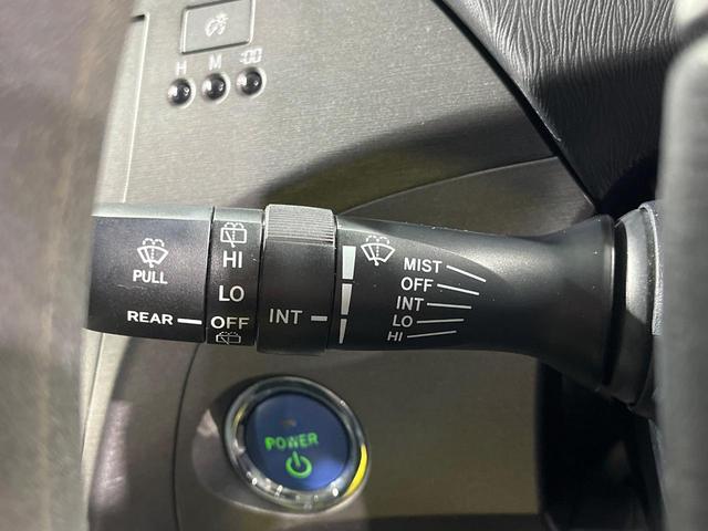 プリウス Ｓ　純正ＳＤナビ　バックカメラ　ドラレコ　スマートキー　ＨＩＤヘッド　ビルトインＥＴＣ　純正１５インチアルミ　オートライト　オートエアコン　Ｂｌｕｅｔｏｏｔｈ　ＣＤ　ＤＶＤ再生　地デジ（34枚目）