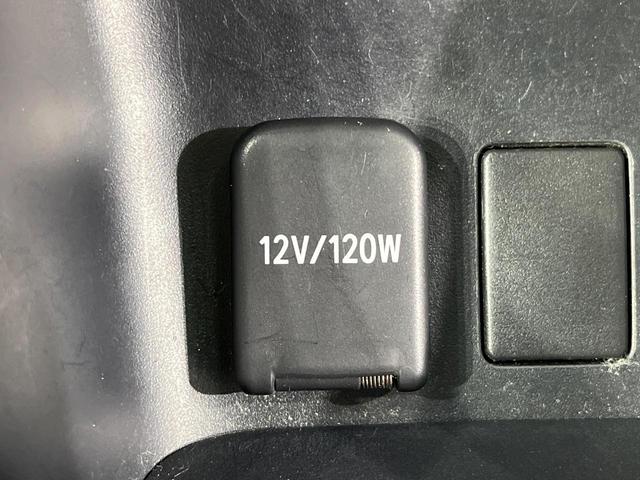 プリウス Ｓ　純正ＳＤナビ　バックカメラ　衝突被害軽減システム　レーダークルーズ　禁煙車　スマートキー　ＬＥＤヘッド　ＥＴＣ　純正１５インチアルミ　車線逸脱警報　オートライト　オートエアコン　ＣＤ　ＤＶＤ再生（33枚目）