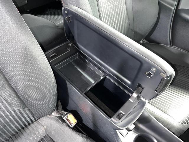 プリウス Ｓ　純正ＳＤナビ　バックカメラ　衝突被害軽減システム　レーダークルーズ　禁煙車　スマートキー　ＬＥＤヘッド　ＥＴＣ　純正１５インチアルミ　車線逸脱警報　オートライト　オートエアコン　ＣＤ　ＤＶＤ再生（38枚目）