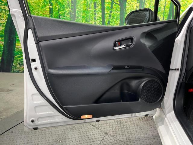 プリウス Ｓ　純正ＳＤナビ　バックカメラ　衝突被害軽減システム　レーダークルーズ　禁煙車　スマートキー　ＬＥＤヘッド　ＥＴＣ　純正１５インチアルミ　車線逸脱警報　オートライト　オートエアコン　ＣＤ　ＤＶＤ再生（42枚目）