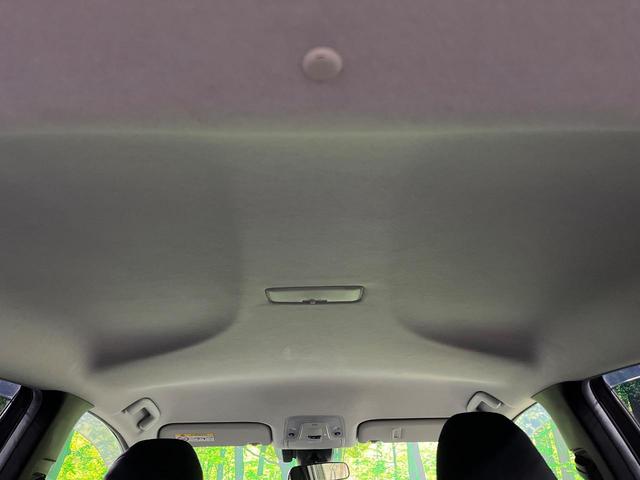 プリウス Ｓ　純正ＳＤナビ　バックカメラ　衝突被害軽減システム　レーダークルーズ　禁煙車　スマートキー　ＬＥＤヘッド　ＥＴＣ　純正１５インチアルミ　車線逸脱警報　オートライト　オートエアコン　ＣＤ　ＤＶＤ再生（45枚目）