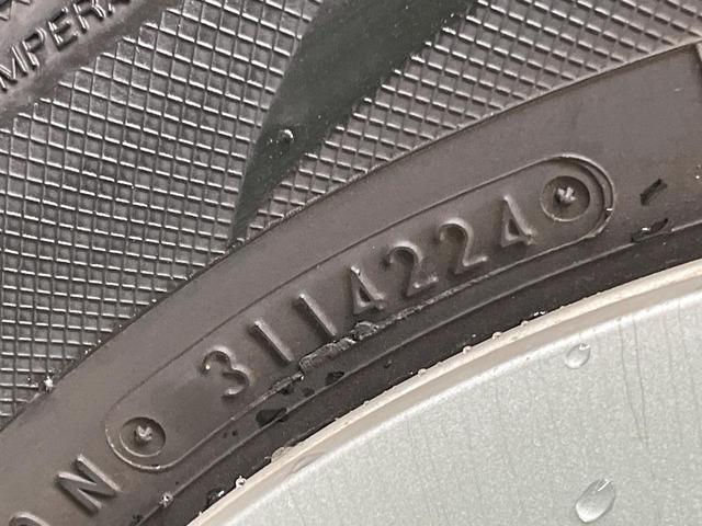 プリウス Ｓ　純正ＳＤナビ　バックカメラ　衝突被害軽減システム　レーダークルーズ　禁煙車　スマートキー　ＬＥＤヘッド　ＥＴＣ　純正１５インチアルミ　車線逸脱警報　オートライト　オートエアコン　ＣＤ　ＤＶＤ再生（52枚目）