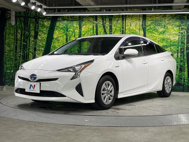 プリウス Ｓ　純正ＳＤナビ　バックカメラ　衝突被害軽減システム　レーダークルーズ　禁煙車　スマートキー　ＬＥＤヘッド　ＥＴＣ　純正１５インチアルミ　車線逸脱警報　オートライト　オートエアコン　ＣＤ　ＤＶＤ再生（56枚目）