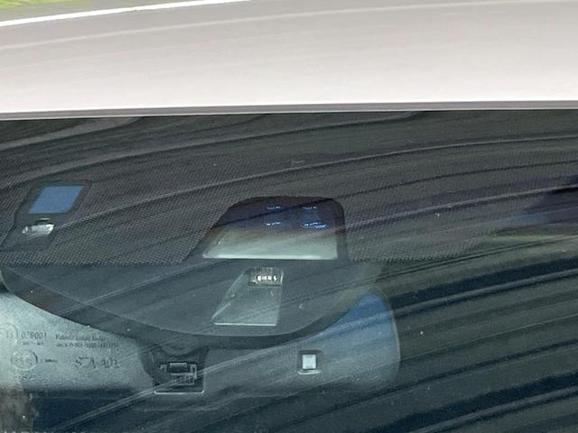 ヴェゼル ハイブリッドＺ　純正ＳＤナビ　バックカメラ　衝突被害軽減システム　ハーフレザーシート　スマートキー　ＬＥＤヘッド　ＥＴＣ　クルコン　純正１７インチアルミ　オートライト　オートエアコン　Ｂｌｕｅｔｏｏｔｈ　ＣＤ（5枚目）