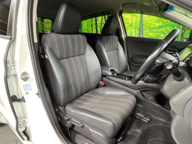 ヴェゼル ハイブリッドＺ　純正ＳＤナビ　バックカメラ　衝突被害軽減システム　ハーフレザーシート　スマートキー　ＬＥＤヘッド　ＥＴＣ　クルコン　純正１７インチアルミ　オートライト　オートエアコン　Ｂｌｕｅｔｏｏｔｈ　ＣＤ（8枚目）