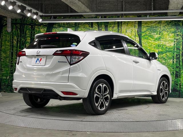 ヴェゼル ハイブリッドＺ　純正ＳＤナビ　バックカメラ　衝突被害軽減システム　ハーフレザーシート　スマートキー　ＬＥＤヘッド　ＥＴＣ　クルコン　純正１７インチアルミ　オートライト　オートエアコン　Ｂｌｕｅｔｏｏｔｈ　ＣＤ（17枚目）