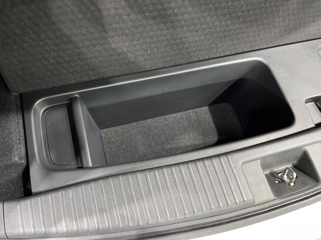 ヴェゼル ハイブリッドＺ　純正ＳＤナビ　バックカメラ　衝突被害軽減システム　ハーフレザーシート　スマートキー　ＬＥＤヘッド　ＥＴＣ　クルコン　純正１７インチアルミ　オートライト　オートエアコン　Ｂｌｕｅｔｏｏｔｈ　ＣＤ（52枚目）