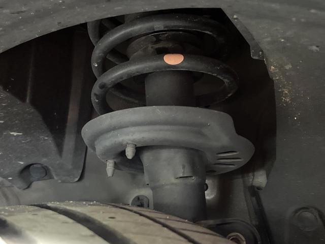 ヴェゼル ｅ：ＨＥＶ　Ｚ　メーカー９インチナビ　バックカメラ　衝突軽減　禁煙車　電動リアゲート　ハーフレザーシート　ドラレコ　コーナーセンサー　スマートキー　ＬＥＤヘッド　ＥＴＣ　純正１８インチアルミ　レーンキープ（20枚目）