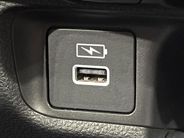 ヴェゼル ｅ：ＨＥＶ　Ｚ　メーカー９インチナビ　バックカメラ　衝突軽減　禁煙車　電動リアゲート　ハーフレザーシート　ドラレコ　コーナーセンサー　スマートキー　ＬＥＤヘッド　ＥＴＣ　純正１８インチアルミ　レーンキープ（55枚目）