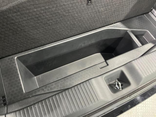 ヴェゼル ｅ：ＨＥＶ　Ｚ　メーカー９インチナビ　バックカメラ　衝突軽減　禁煙車　電動リアゲート　ハーフレザーシート　ドラレコ　コーナーセンサー　スマートキー　ＬＥＤヘッド　ＥＴＣ　純正１８インチアルミ　レーンキープ（68枚目）