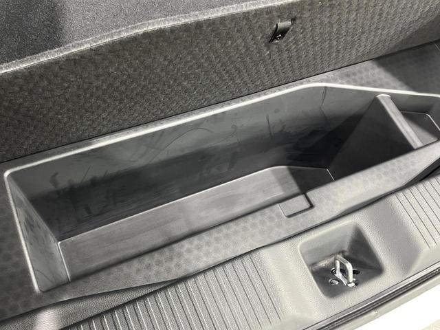 ヴェゼル ｅ：ＨＥＶ　Ｚ　フルエアロ　純正ＳＤナビ　バックカメラ　衝突被害軽減システム　禁煙車　電動リアゲート　ハーフレザーシート　ドラレコ　コーナーセンサー　スマートキー　ＬＥＤヘッド　ＥＴＣ　純正１８インチアルミ（33枚目）