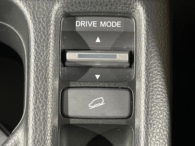 ヴェゼル ｅ：ＨＥＶ　Ｚ　フルエアロ　純正ＳＤナビ　バックカメラ　衝突被害軽減システム　禁煙車　電動リアゲート　ハーフレザーシート　ドラレコ　コーナーセンサー　スマートキー　ＬＥＤヘッド　ＥＴＣ　純正１８インチアルミ（50枚目）