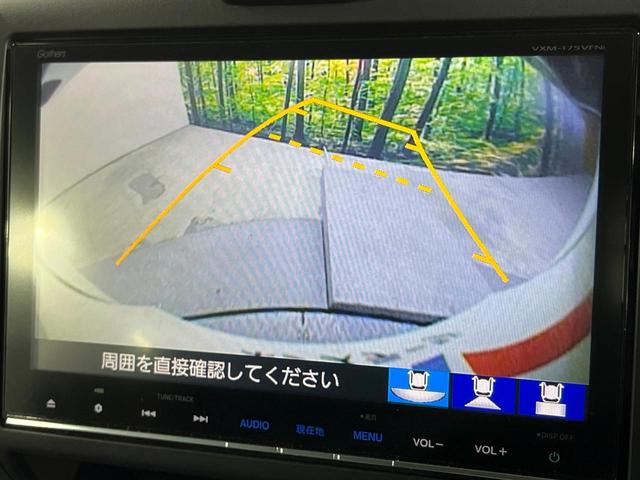 フリード Ｇ・ホンダセンシング　両側電動ドア　純正ＳＤナビ　バックカメラ　衝突被害軽減システム　禁煙車　ドラレコ　コーナーセンサー　スマートキー　ビルトインＥＴＣ　車線逸脱警報　オートライト　オートエアコン　Ｂｌｕｅｔｏｏｔｈ（4枚目）