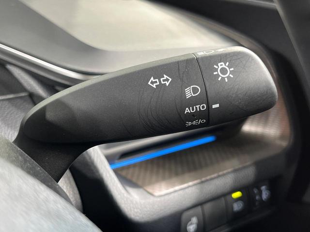 プリウス Ｚ　ガラスルーフ　全周囲カメラ　衝突被害軽減システム　レーダークルーズ　禁煙車　電動リアゲート　前席シートエアコン　パワーシート　ドラレコ　コーナーセンサー　スマートキー　ＬＥＤヘッド　ＥＴＣ２．０（37枚目）