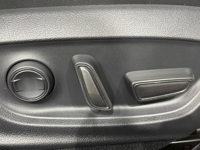 プリウス Ｚ　ガラスルーフ　全周囲カメラ　衝突被害軽減システム　レーダークルーズ　禁煙車　電動リアゲート　前席シートエアコン　パワーシート　ドラレコ　コーナーセンサー　スマートキー　ＬＥＤヘッド　ＥＴＣ２．０（61枚目）