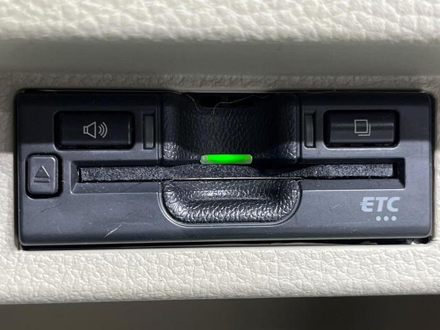 アルトラパン モード　純正ＳＤナビ　全周囲カメラ　衝突被害軽減システム　禁煙車　ドラレコ　コーナーセンサー　スマートキー　ＨＩＤヘッド　ビルトインＥＴＣ　車線逸脱警報　オートライト　オートエアコン　Ｂｌｕｅｔｏｏｔｈ（7枚目）