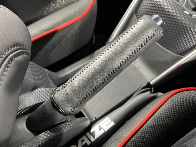 ライズ Z ターボ 全周囲カメラ 衝突被害軽減システム 禁煙車 コーナーセンサー スマートキー LEDヘッド ビルトインETC 純正17インチアルミ 車線逸脱警報 オートライト オートエアコン(35枚目)