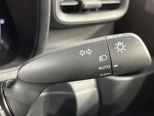 シエンタ ハイブリッドＺ　両側電動ドア　全周囲カメラ　衝突被害軽減システム　レーダークルーズ　禁煙車　ドラレコ　コーナーセンサー　スマートキー　ＬＥＤヘッド　ＥＴＣ２．０　純正１５インチアルミ　車線逸脱警報　オートライト（30枚目）