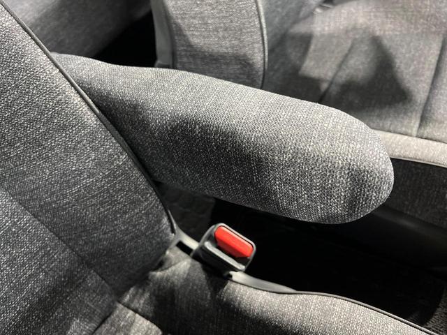 シエンタ ハイブリッドＺ　両側電動ドア　全周囲カメラ　衝突被害軽減システム　レーダークルーズ　禁煙車　ドラレコ　コーナーセンサー　スマートキー　ＬＥＤヘッド　ＥＴＣ２．０　純正１５インチアルミ　車線逸脱警報　オートライト（45枚目）