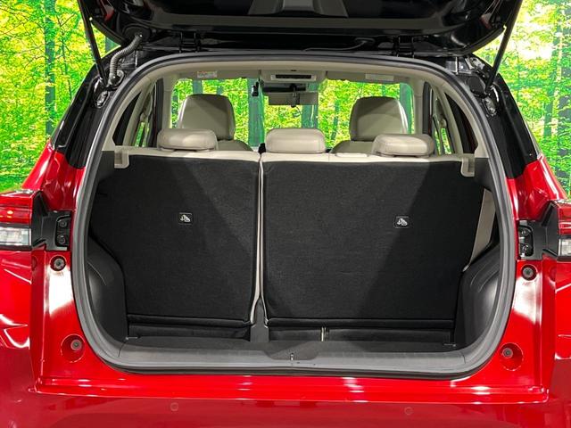 オーラ Ｇ　レザーエディション　メーカー９型ナビ　全周囲カメラ　ＢＯＳＥサウンド　衝突被害軽減システム　レーダークルーズ　禁煙車　レザーシート　ドラレコ　コーナーセンサー　スマートキー　ＬＥＤヘッド　ＥＴＣ２．０　純正１７インチＡＷ（10枚目）