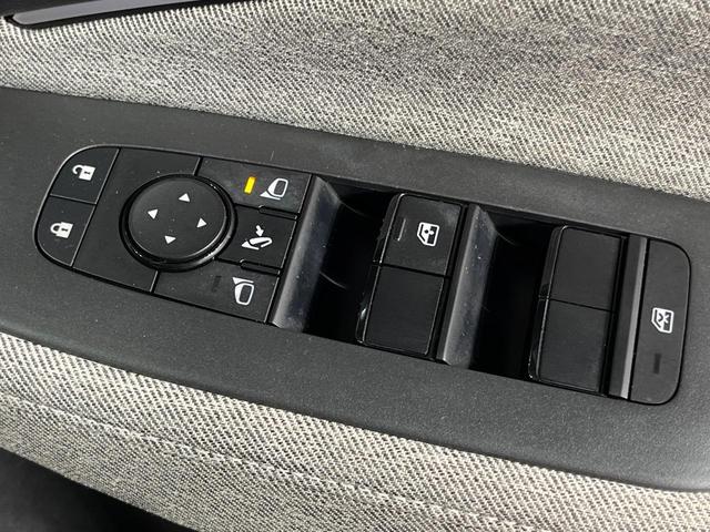 オーラ Ｇ　レザーエディション　メーカー９型ナビ　全周囲カメラ　ＢＯＳＥサウンド　衝突被害軽減システム　レーダークルーズ　禁煙車　レザーシート　ドラレコ　コーナーセンサー　スマートキー　ＬＥＤヘッド　ＥＴＣ２．０　純正１７インチＡＷ（53枚目）