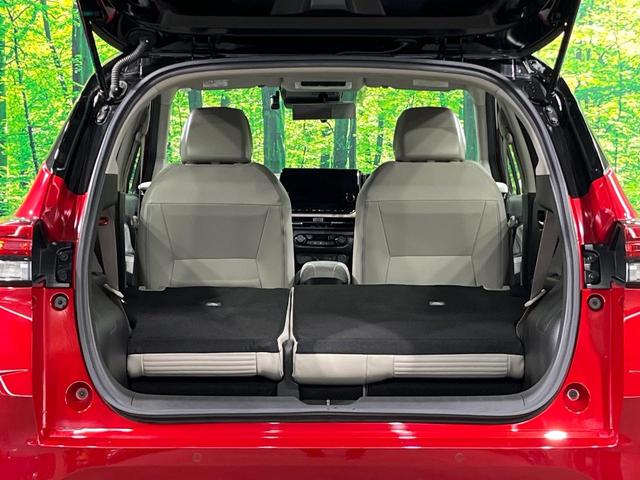 オーラ Ｇ　レザーエディション　メーカー９型ナビ　全周囲カメラ　ＢＯＳＥサウンド　衝突被害軽減システム　レーダークルーズ　禁煙車　レザーシート　ドラレコ　コーナーセンサー　スマートキー　ＬＥＤヘッド　ＥＴＣ２．０　純正１７インチＡＷ（61枚目）