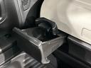 ハイブリッドＧ　衝突軽減装置　禁煙車　コーナーセンサー　スマートキー　車線逸脱警報　オートライト　オートエアコン　ＣＤ　電動格納ミラー　レーンアシスト　アイドリングストップ　横滑り防止装置　プライバシーガラス（38枚目）