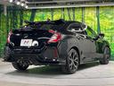 ハッチバック　ホンダセンシング　純正ＳＤナビ　バックカメラ　衝突被害軽減システム　レーダークルーズ　ドラレコ　スマートキー　ＬＥＤヘッド　ビルトインＥＴＣ　純正１８インチアルミ　オートライト　オートエアコン　Ｂｌｕｅｔｏｏｔｈ（17枚目）