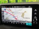 ｅ：ＨＥＶ　Ｚ　純正９型ナビ　バックカメラ　衝突被害軽減システム　禁煙車　電動リアゲート　ハーフレザーシート　コーナーセンサー　スマートキー　ＥＴＣ２．０　純正１７インチアルミ　オートハイビーム　車線逸脱警報（33枚目）