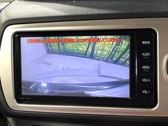 【バックカメラ】駐車時に後方がリアルタイム映像で確認できます。大型商業施設や立体駐車場での駐車時や、夜間のバック時に大活躍！運転スキルに関わらず、今や必須となった装備のひとつです！ 4