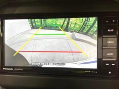 【バックカメラ】駐車時に後方がリアルタイム映像で確認できます。大型商業施設や立体駐車場での駐車時や、夜間のバック時に大活躍！運転スキルに関わらず、今や必須となった装備のひとつです！ 4