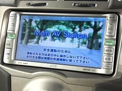 【純正ナビ】人気の純正ナビを装備しております。ナビの使いやすさはもちろん、オーディオ機能も充実！キャンプや旅行はもちろん、通勤や買い物など普段のドライブも楽しくなるはず♪ 3