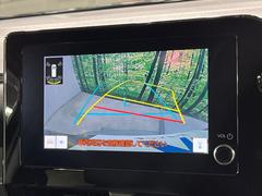 【バックカメラ】駐車時に後方がリアルタイム映像で確認できます。大型商業施設や立体駐車場での駐車時や、夜間のバック時に大活躍！運転スキルに関わらず、今や必須となった装備のひとつです！ 4
