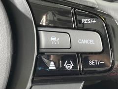 �ڥ����ץƥ��֥��롼������ȥ�����۹�®ƻϩ�Ǥ�Ĺ��Υ���Ԥ��ڤˡ�����ư��®�٤��ݤĥ��롼������ȥ����뤬�����ͷڸ������ƥ��Ϣ�Ȥ��������μ�ξ���Τ��Ƽִ֤��ݤĤ褦��®��Ĵ�ᤷ�Ƥ���ޤ����� 7