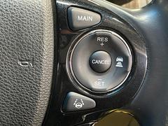 �ڥ����ץƥ��֥��롼������ȥ�����۹�®ƻϩ�Ǥ�Ĺ��Υ���Ԥ��ڤˡ�����ư��®�٤��ݤĥ��롼������ȥ����뤬�����ͷڸ������ƥ��Ϣ�Ȥ��������μ�ξ���Τ��Ƽִ֤��ݤĤ褦��®��Ĵ�ᤷ�Ƥ���ޤ����� 4