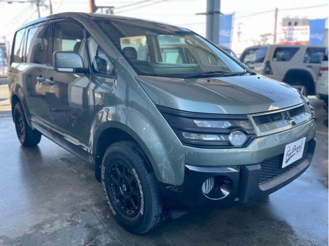 デリカＤ：５ Ｇ　ナビパッケージ　４ＷＤ　社外ホイール　ホワイトレタータイヤ　ストラーダナビＴＶ　Ｂｌｕｅｔｏｏｔｈ　ＥＴＣ　バックカメラ　８人乗り　左リアパワースライドドア　スマートキー　ＨＩＤヘッドライト　社外シートカバー（3枚目）