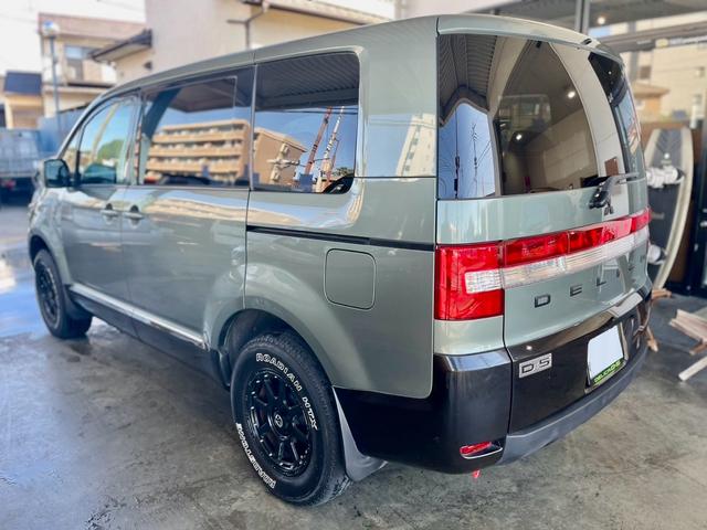 デリカＤ：５ Ｇ　ナビパッケージ　４ＷＤ　社外ホイール　ホワイトレタータイヤ　ストラーダナビＴＶ　Ｂｌｕｅｔｏｏｔｈ　ＥＴＣ　バックカメラ　８人乗り　左リアパワースライドドア　スマートキー　ＨＩＤヘッドライト　社外シートカバー（5枚目）