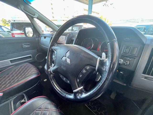 デリカＤ：５ Ｇ　ナビパッケージ　４ＷＤ　社外ホイール　ホワイトレタータイヤ　ストラーダナビＴＶ　Ｂｌｕｅｔｏｏｔｈ　ＥＴＣ　バックカメラ　８人乗り　左リアパワースライドドア　スマートキー　ＨＩＤヘッドライト　社外シートカバー（10枚目）