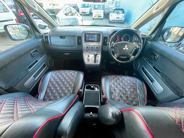デリカＤ：５ Ｇ　ナビパッケージ　４ＷＤ　社外ホイール　ホワイトレタータイヤ　ストラーダナビＴＶ　Ｂｌｕｅｔｏｏｔｈ　ＥＴＣ　バックカメラ　８人乗り　左リアパワースライドドア　スマートキー　ＨＩＤヘッドライト　社外シートカバー（14枚目）