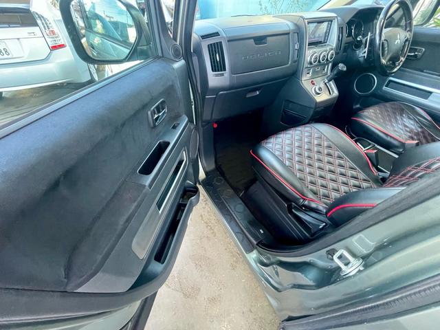 デリカＤ：５ Ｇ　ナビパッケージ　４ＷＤ　社外ホイール　ホワイトレタータイヤ　ストラーダナビＴＶ　Ｂｌｕｅｔｏｏｔｈ　ＥＴＣ　バックカメラ　８人乗り　左リアパワースライドドア　スマートキー　ＨＩＤヘッドライト　社外シートカバー（15枚目）