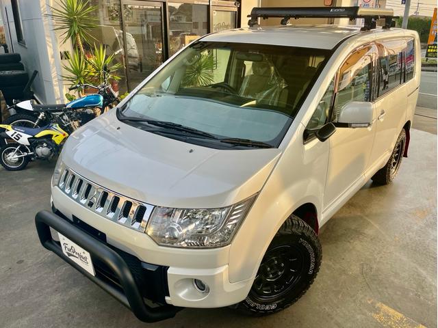 デリカD:5 G プレミアム ブルバー 純正ナビ カロッツェリア後席モニター 両側パワースライドドア スマートキー パワーバックドア 社外ホイール ATホワイトレタータイヤ 社外ルーフラック(2枚目)