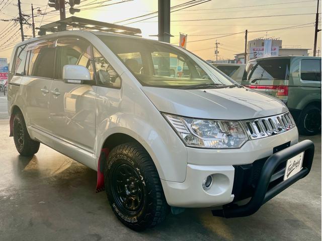 デリカD:5 G プレミアム ブルバー 純正ナビ カロッツェリア後席モニター 両側パワースライドドア スマートキー パワーバックドア 社外ホイール ATホワイトレタータイヤ 社外ルーフラック(3枚目)